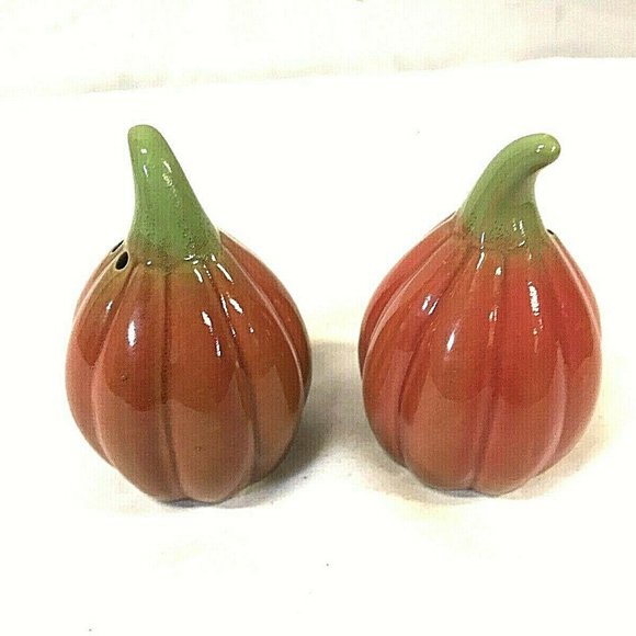 Pumpkin Salt and Pepper Shakers Fall Decor - Picture 3 of 5
